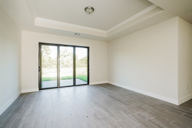 Building Photo - 6129 Higgins Ave, Fort Myers, FL