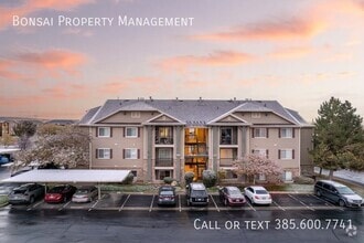 Building Photo - 8096 N Ridge Loop E