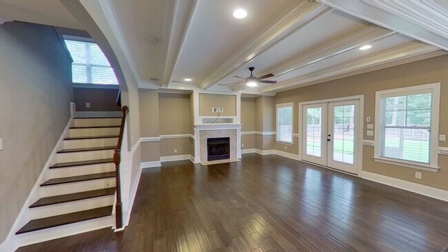 Foto del edificio - Custom 4 BD/2.5 BA Home with Community Pool, Water Access and Day Dock!