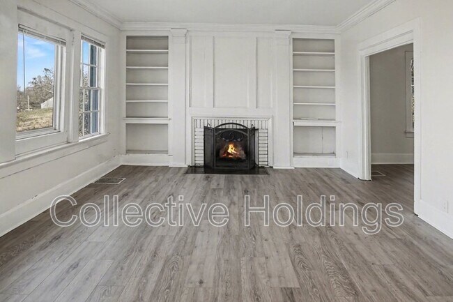 Building Photo - 1811 Fairfax Ave