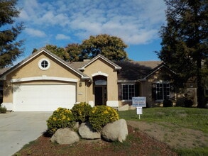 Building Photo - 5422 W Dorothea Ave