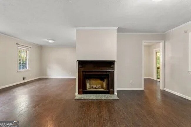 Building Photo - 2091 Ellwyn Dr