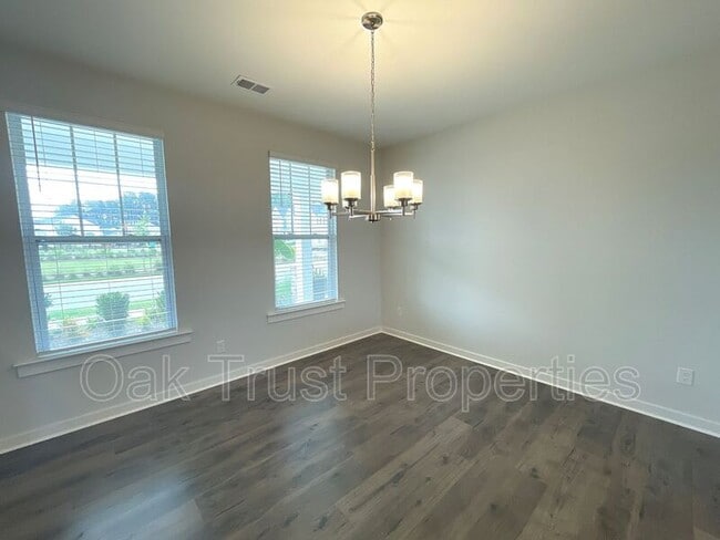 Building Photo - 105 Summer Tanager Dr