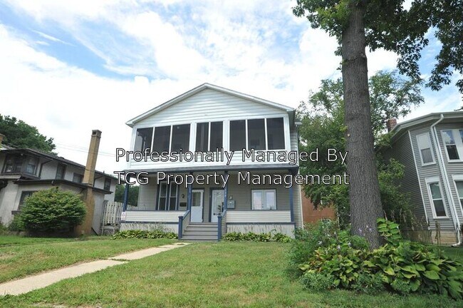 Building Photo - 738 E Main St