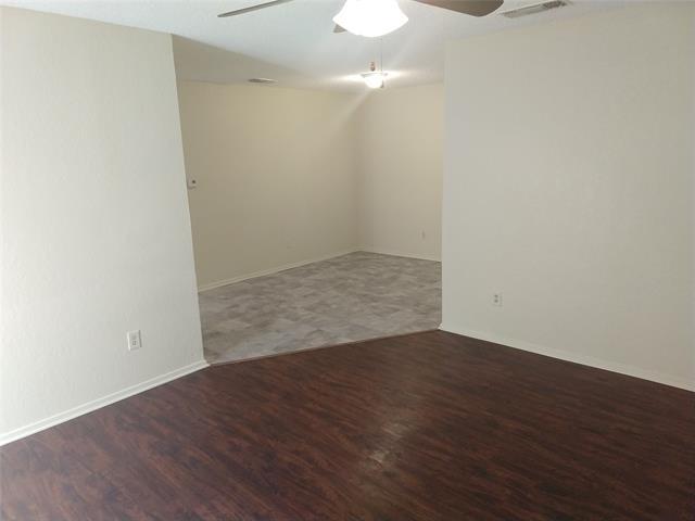 Foto del edificio - 2110 Valleywood Dr