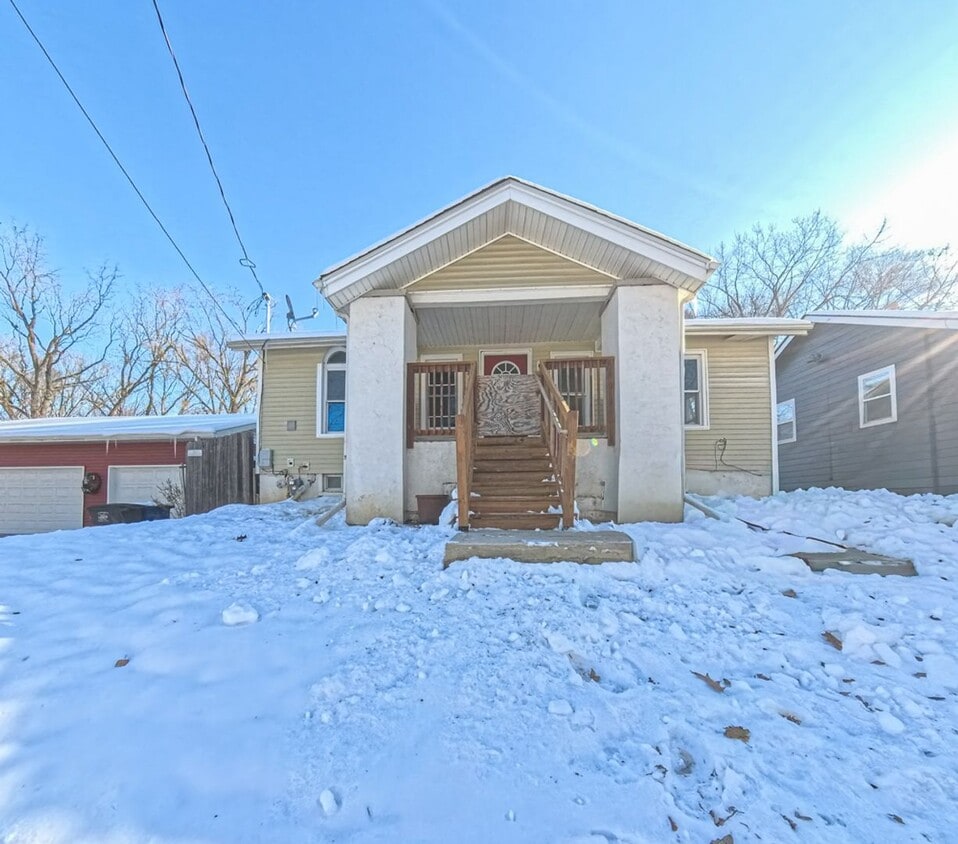 Foto principal - Spacious 2 Bedroom 2 Bath Home