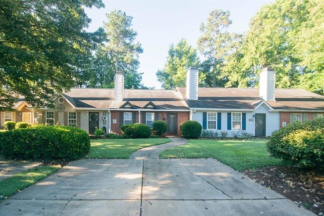 Building Photo - 1916 Cheatham Woods Dr SW