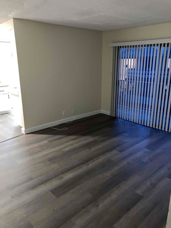 Foto principal - 870 E Main St