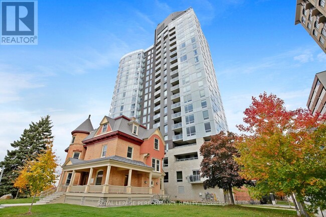 Building Photo - 428-1428 Sparks St.