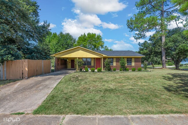 Building Photo - Check Out this 3 Bed 1.5 in Shreveport!