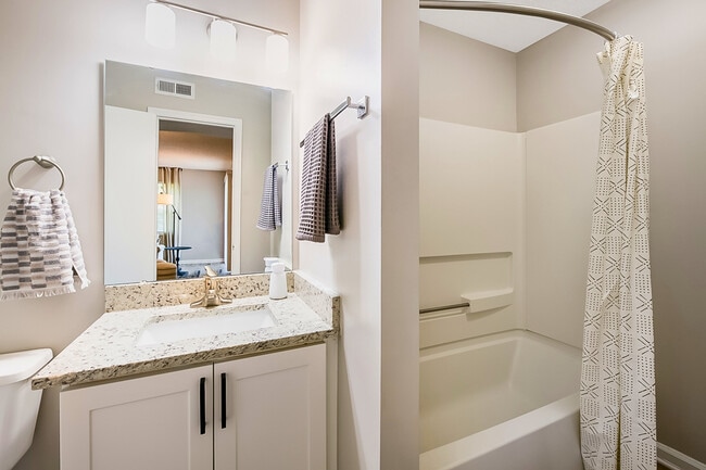 Building Photo - The Retreat at Concord Apartments