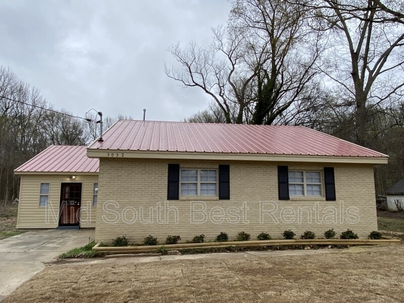 Primary Photo - 3052 James Rd