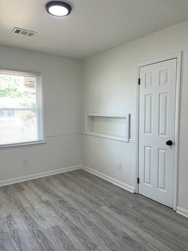 Foto del edificio - 3 Bed Ranch...TOTALLY Renovated!