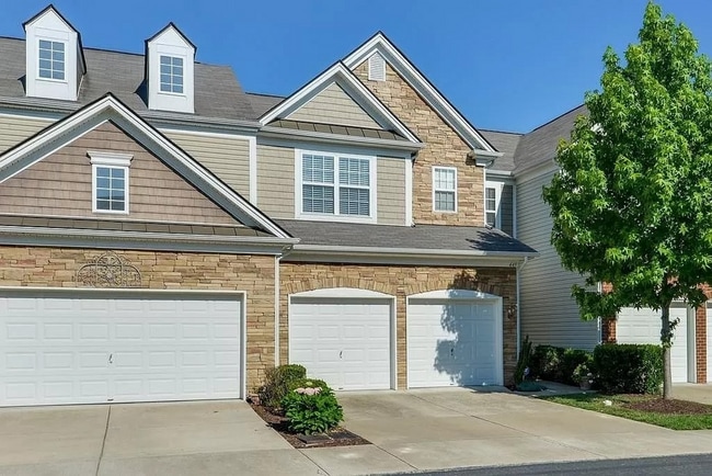 Photo - 449 Lazy Creek Ln House
