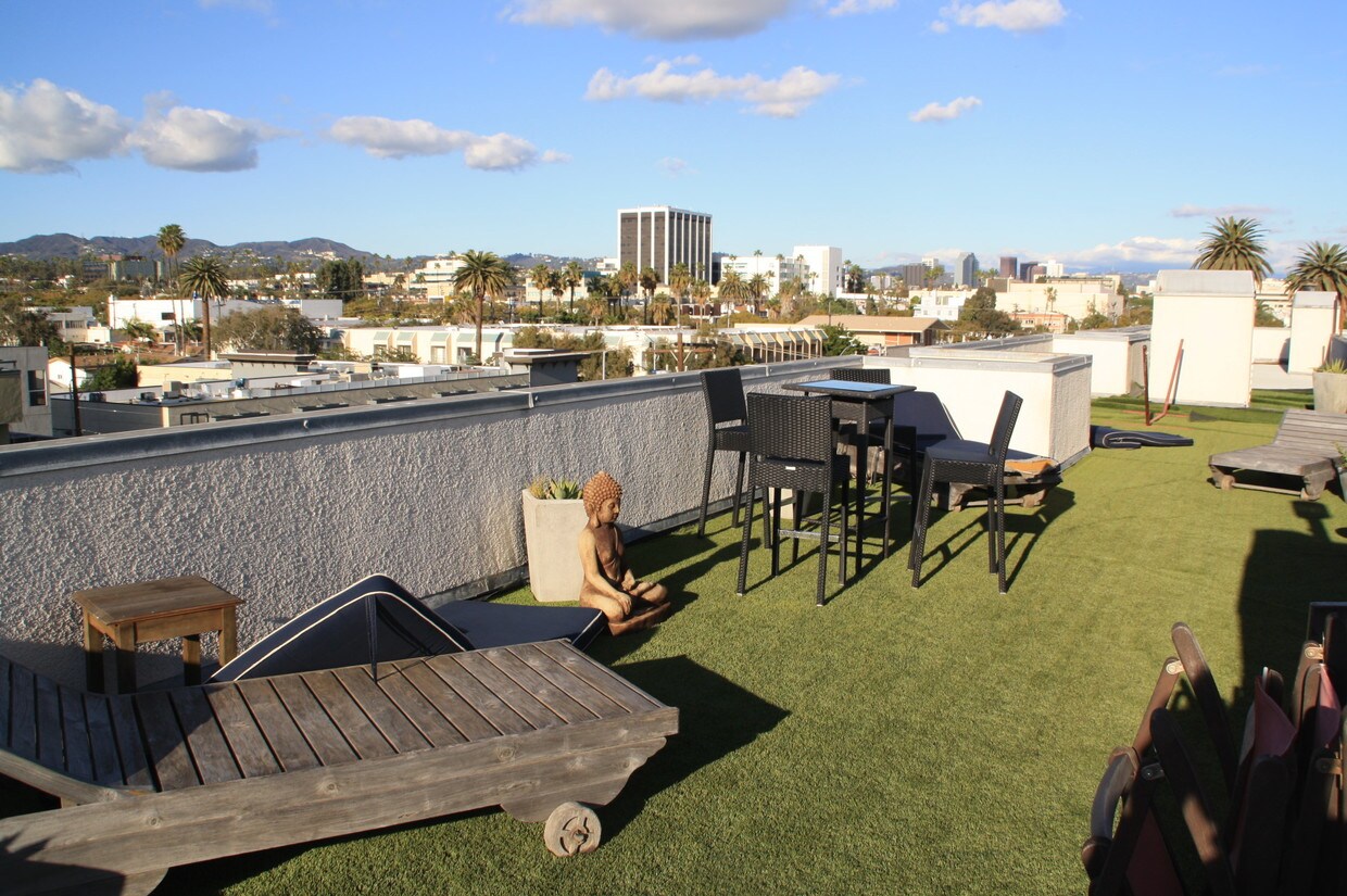 Condo in Santa Monica 1 Bedroom, 1 Bath, 2595