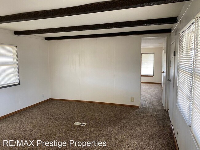 Building Photo - 2 br, 2 bath House - 3211 E. Northfield Ave.