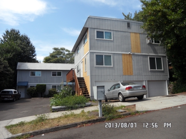 Building Photo - 608 R St