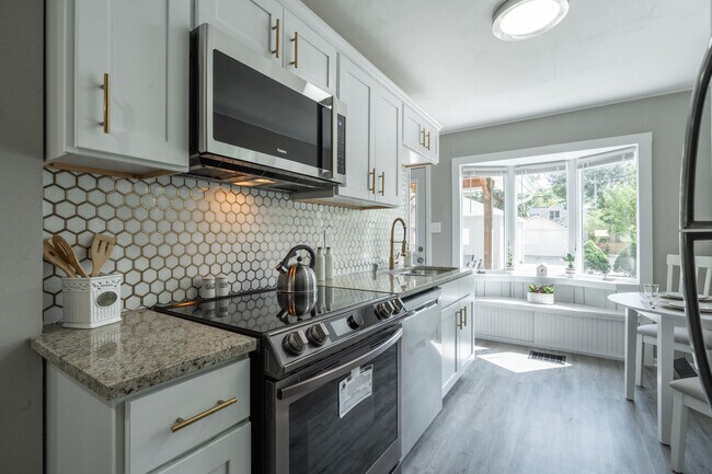 Foto del edificio - 3310 N 82nd St