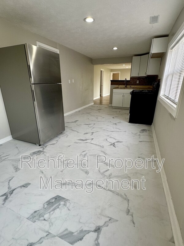 Foto del edificio - 405 W 3rd St