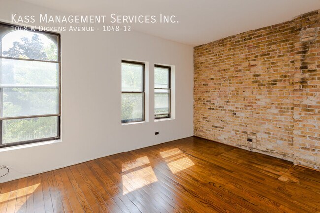 Foto del edificio - 1048 W Dickens Ave