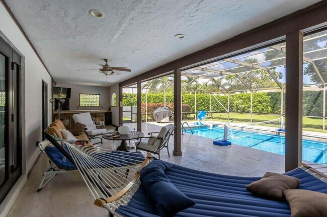 Foto del edificio - 2903 Banyan Blvd Cir NW