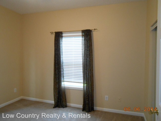 Foto del edificio - 3 br, 2 bath House - 14 Kendall Dr