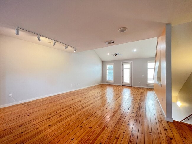 Foto del edificio - 1205 Kinney Ave