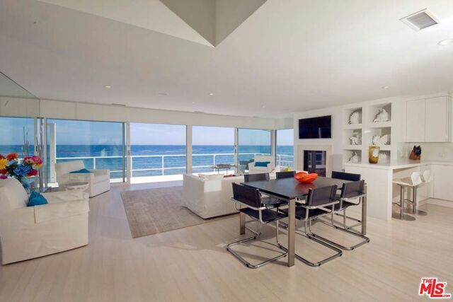 Building Photo - 26928 Malibu Cove Colony Dr