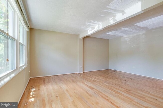 Building Photo - 8044 Steeple Chase Ct