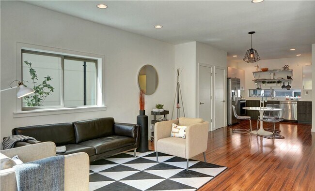 Foto del edificio - Greenbelt Station Townhomes - Beacon Hill