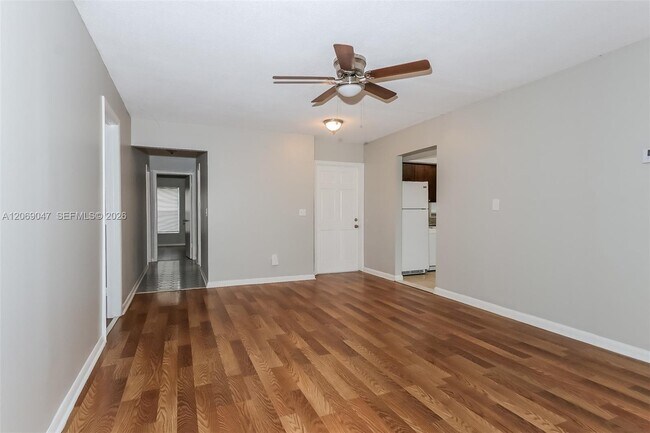Foto del edificio - 9749 Sandalfoot Blvd