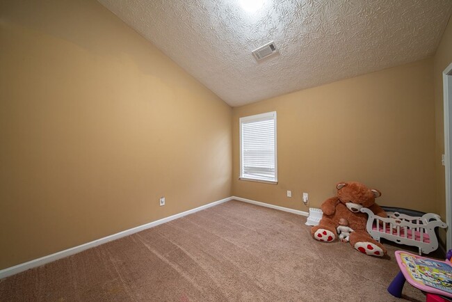 Foto del edificio - 3 bedroom 1.5 bath Phenix City, AL