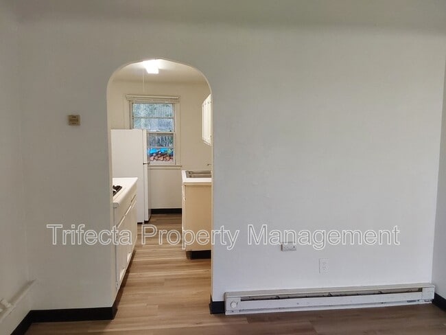 Foto del edificio - 103 1/2 East Stuart Street