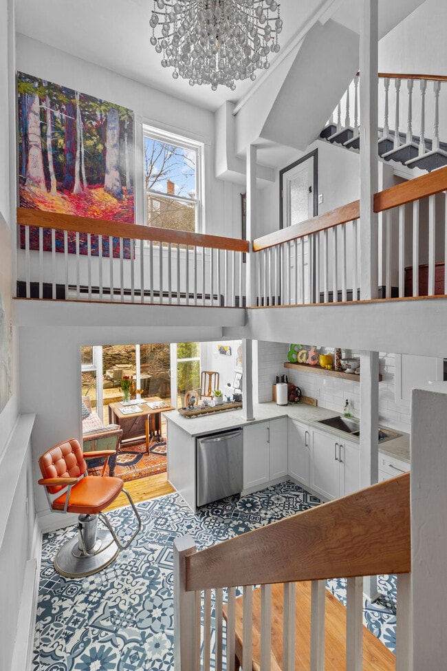 Building Photo - 7 Victoria St