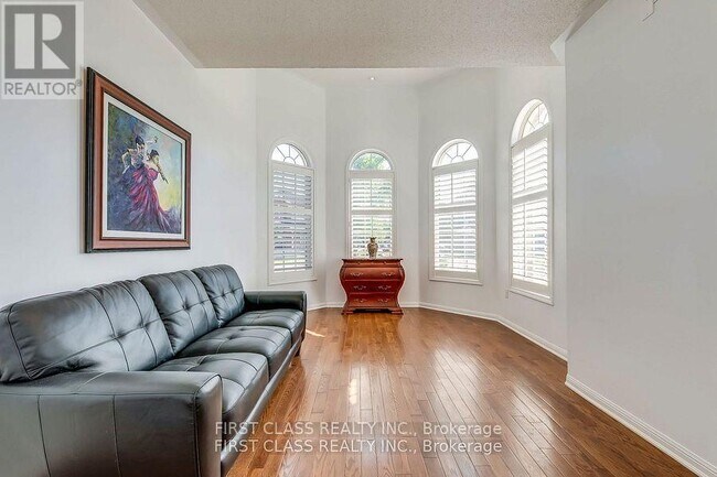 Photo du bâtiment - 720 Savoline Blvd