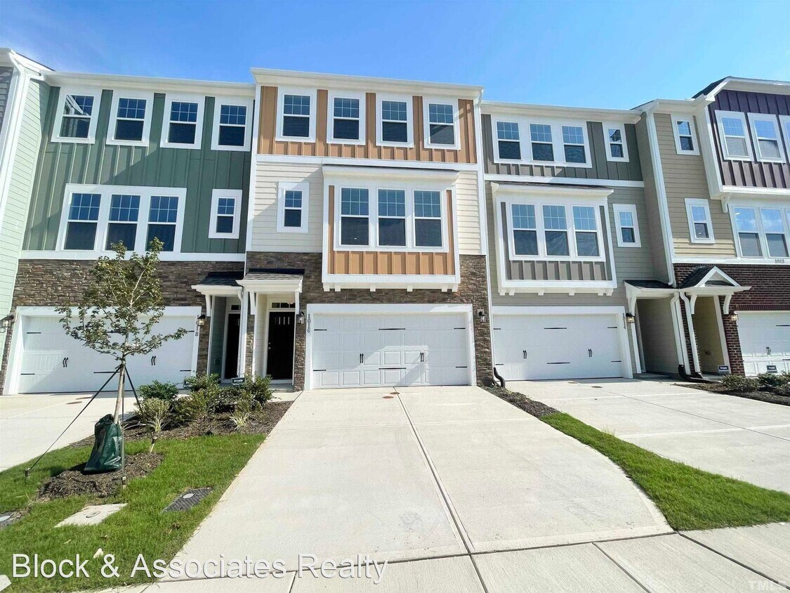 Primary Photo - 4 br, 3.5 bath House - 1016 Manor Haven Dr