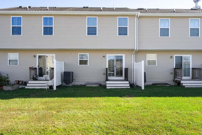 Building Photo - 28971 St Thomas Blvd