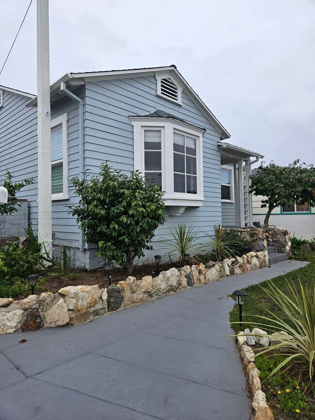 Building Photo - Charming House on the Hill in Point Loma