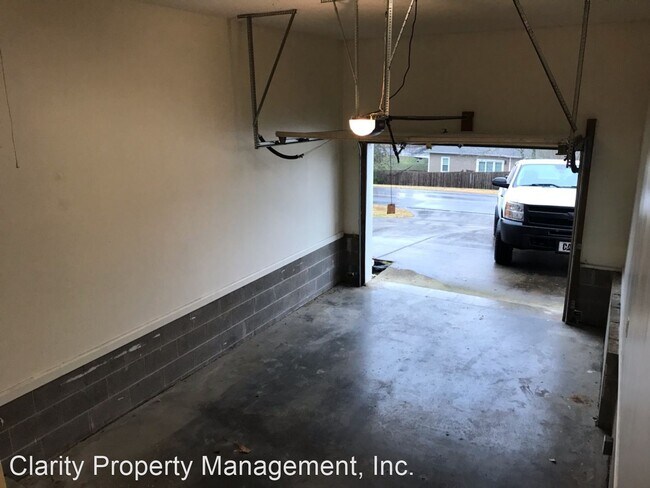 Foto del edificio - 2 br, 1 bath House - **758 Urbane Rd