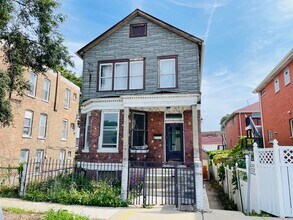 Building Photo - 3259 S Wood St