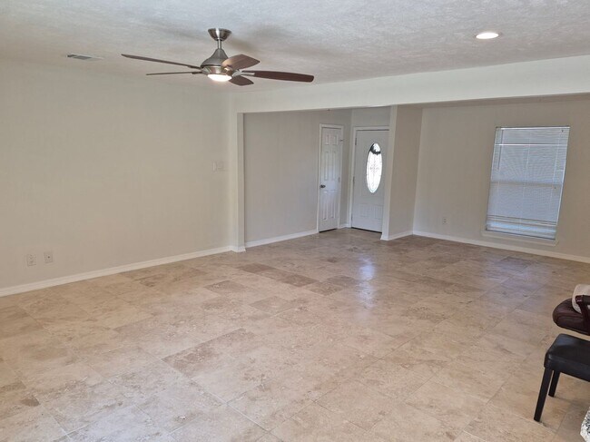 Foto del edificio - 15619 Echo Canyon Dr