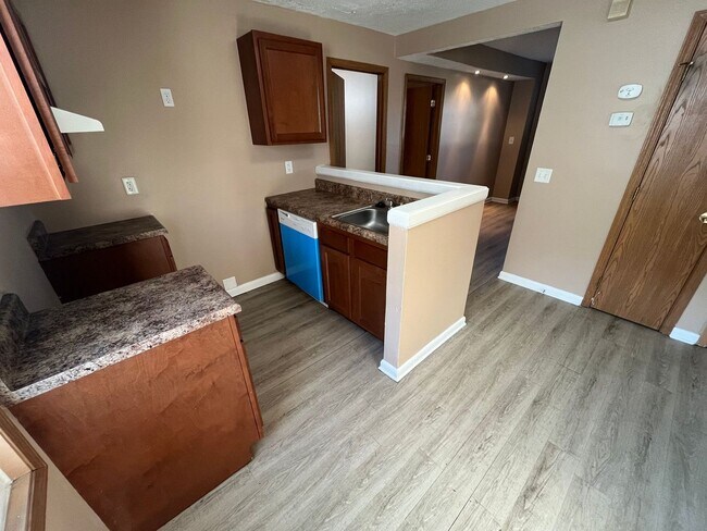 Foto del edificio - 729 Crestmore Ave