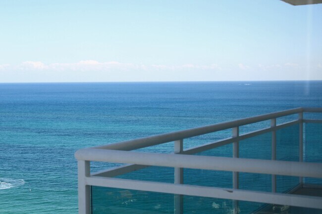 Building Photo - 3900 Galt Ocean Dr