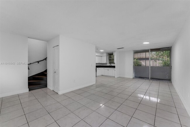 Foto del edificio - 6011 SW 69th St