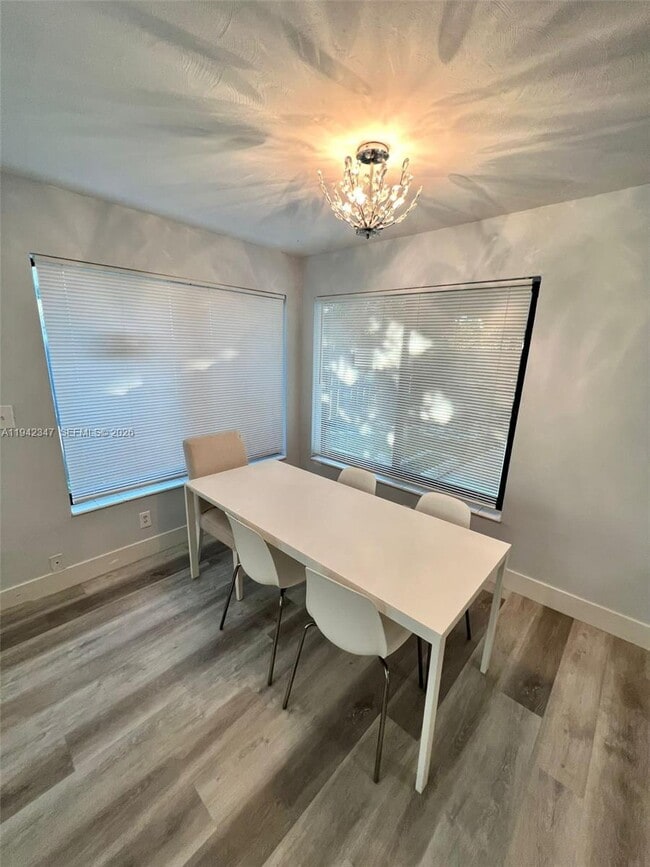 Building Photo - 1016 NE 17th Ave