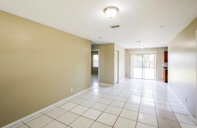 Building Photo - 1672 W Breezy Ln