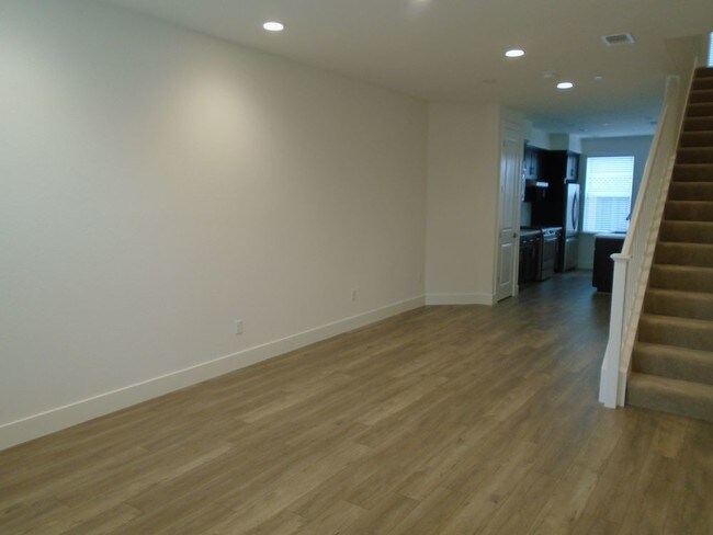 Building Photo - 941 Prospect Ave