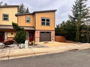 Building Photo - 2389 Brooklyn Dr