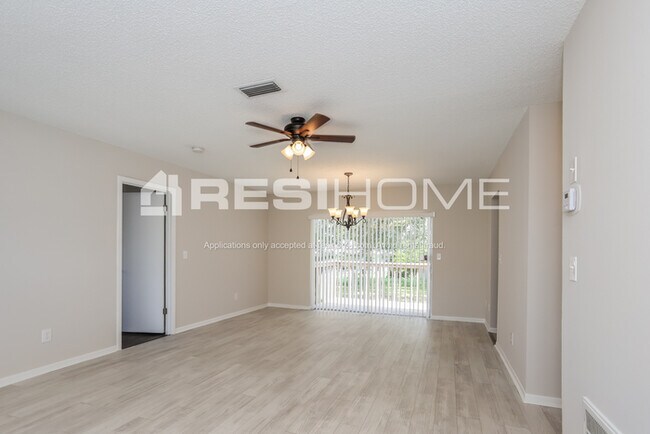 Foto del edificio - 5177 Wellington Rd