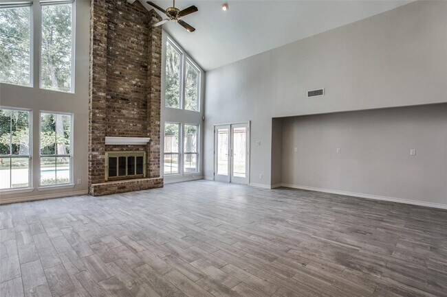 Foto del edificio - 1210 Almond Grove Dr